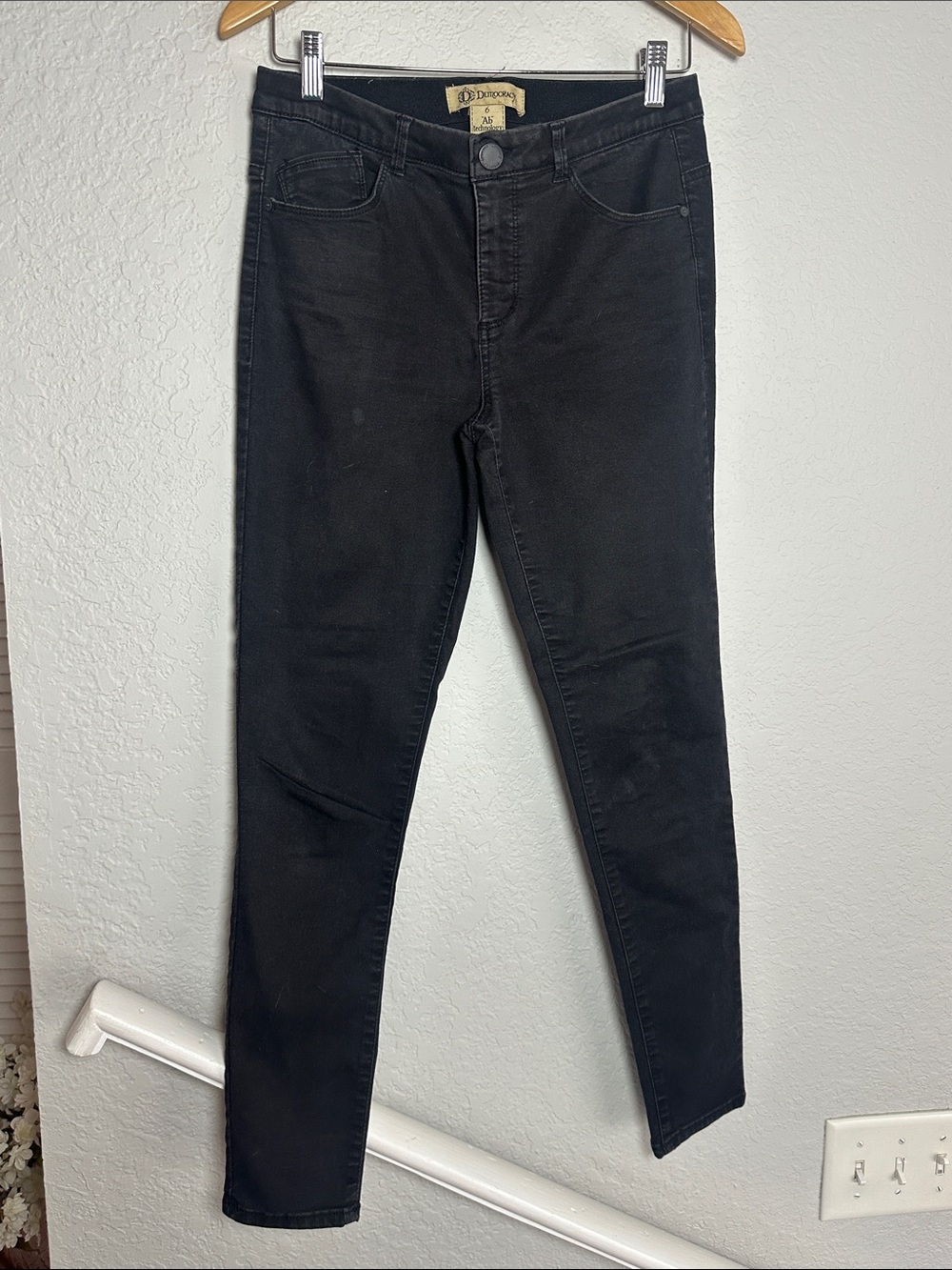 Democracy Black Skinny Jeans Size 6 Summer Preppy Slimming